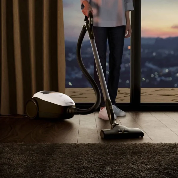 AEG 600W Bagless Vacuum Cleaner, 3.5 Liters, Soft White Model – VX821ALR – 1 Year Warranty - Image 2